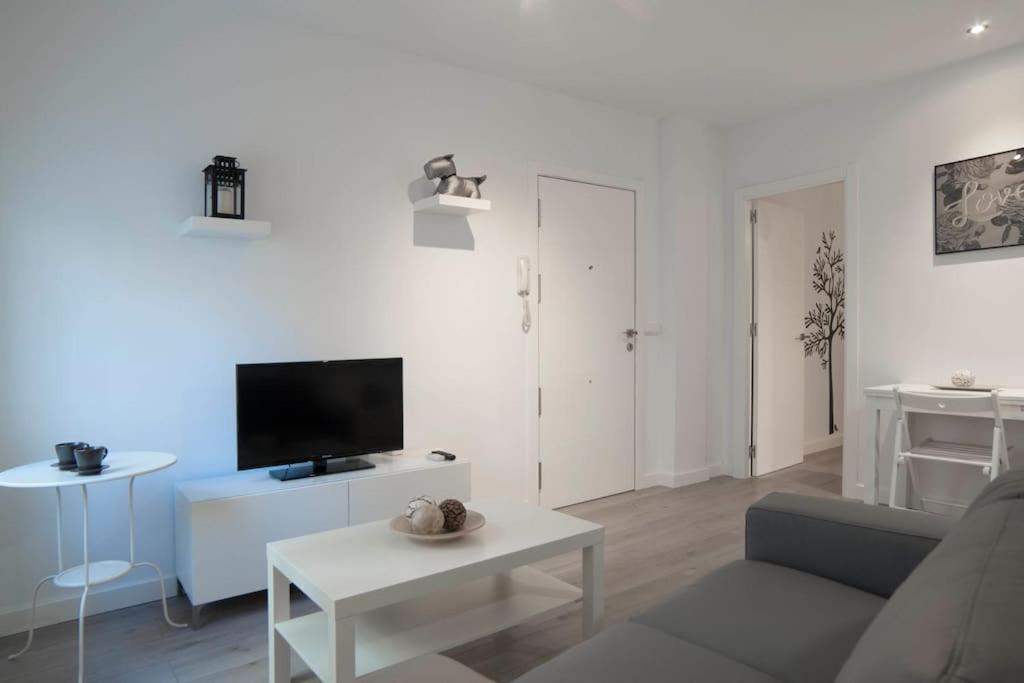 Moderno apartamento en Plaza Merced Málaga Exterior foto