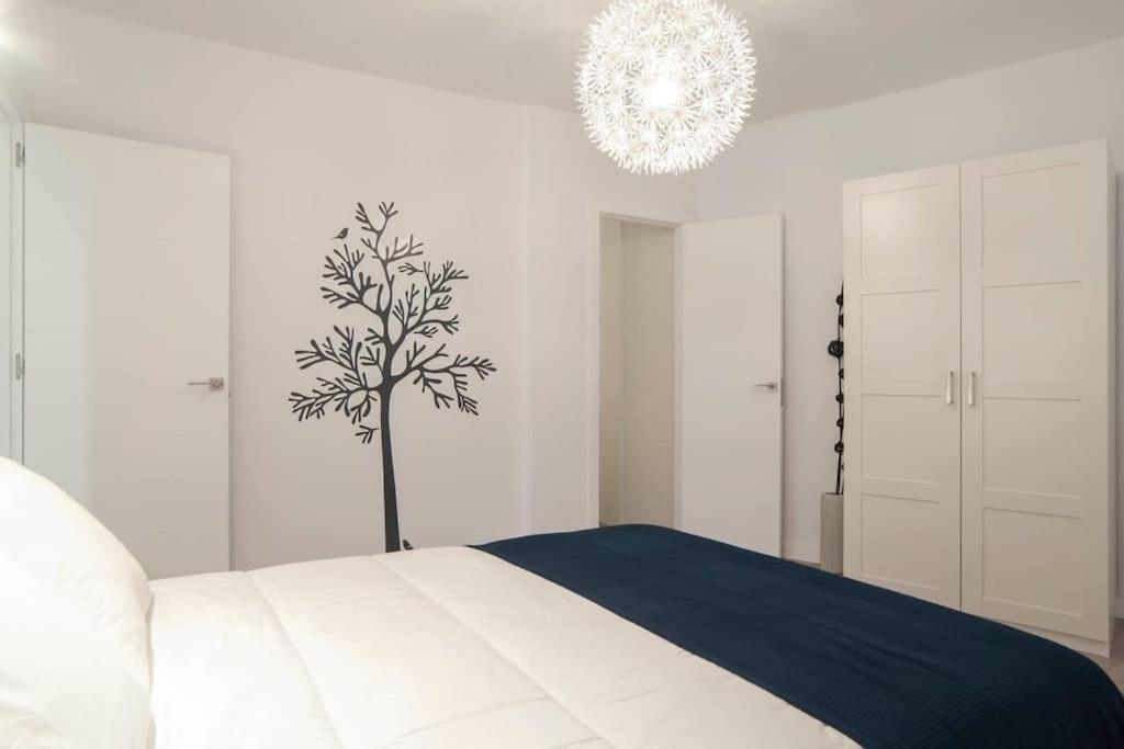 Moderno apartamento en Plaza Merced Málaga Exterior foto