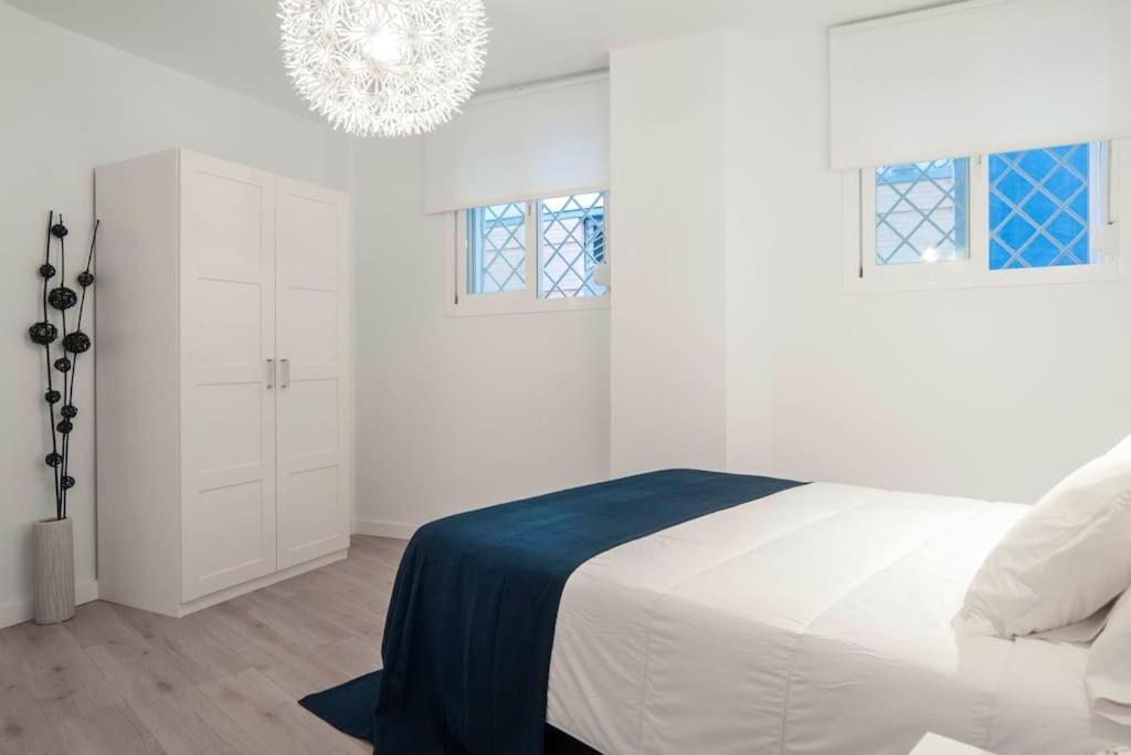 Moderno apartamento en Plaza Merced Málaga Exterior foto
