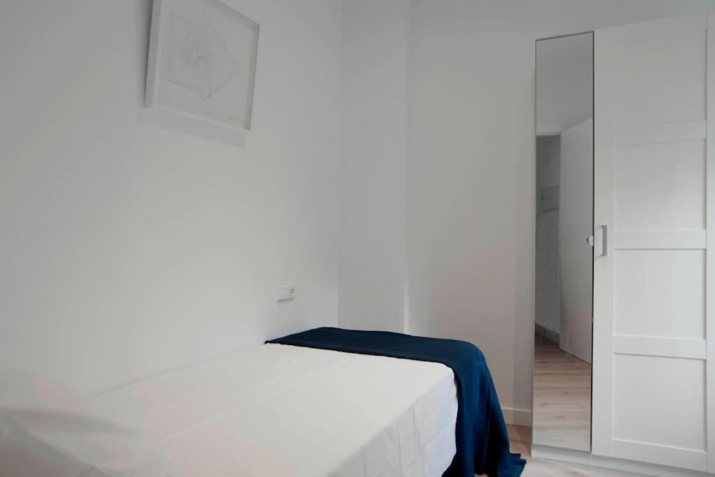 Moderno apartamento en Plaza Merced Málaga Exterior foto
